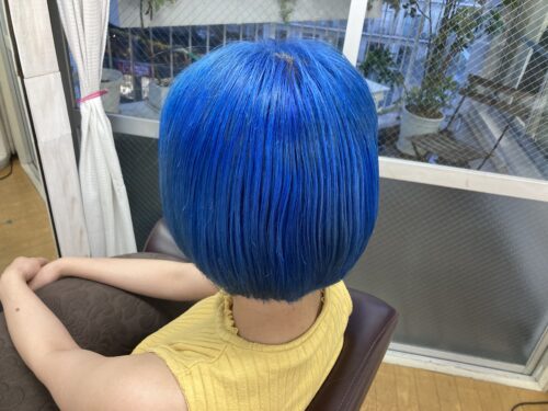 青髪のカラーバター